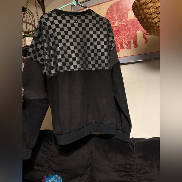 Vie+Richie long sleeve never worn
XL - Picture 9 of 12